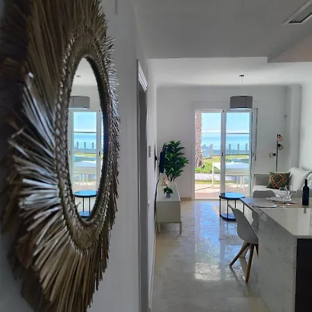 Marina Garden Apartment *