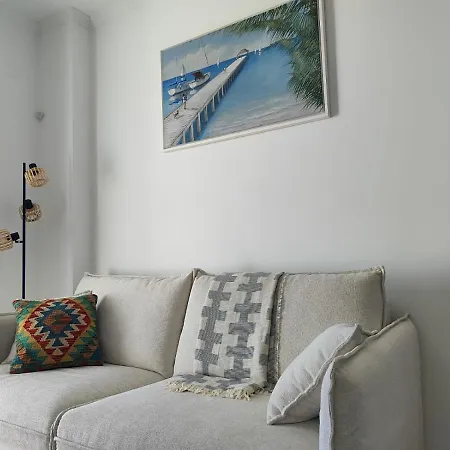 Marina Garden Apartment *